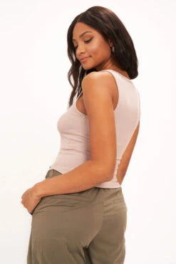 FitGear Hub -FitGear Hub project social t madly rib notch tank autumn mink 5876 720x 885d7535 de81 4633 b6ca 51e361206ade